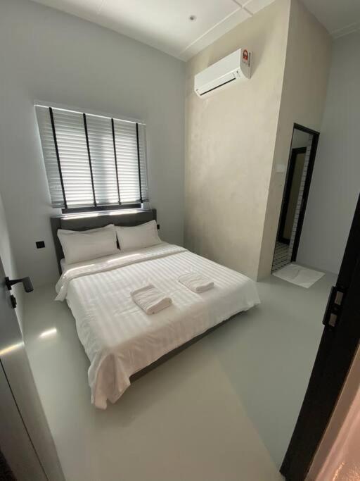 Zen Retreat Glass Pool Villa Taiping Bagian luar foto