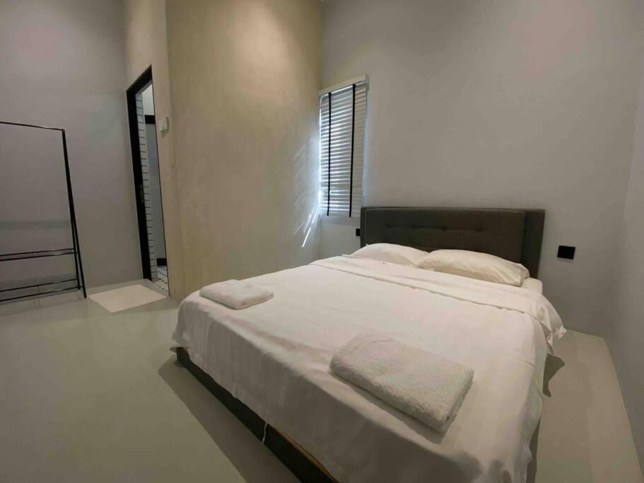 Zen Retreat Glass Pool Villa Taiping Bagian luar foto