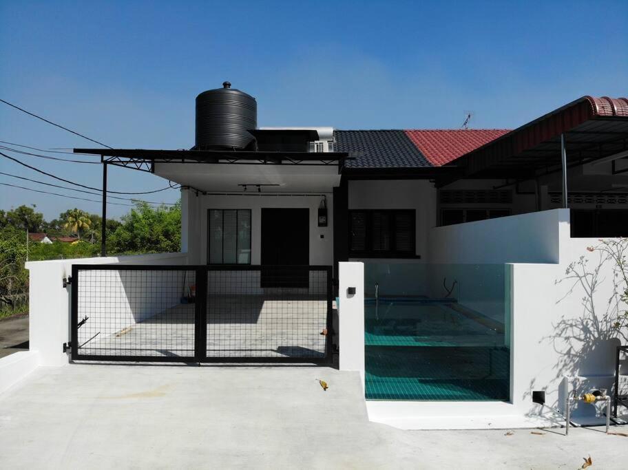 Zen Retreat Glass Pool Villa Taiping Bagian luar foto